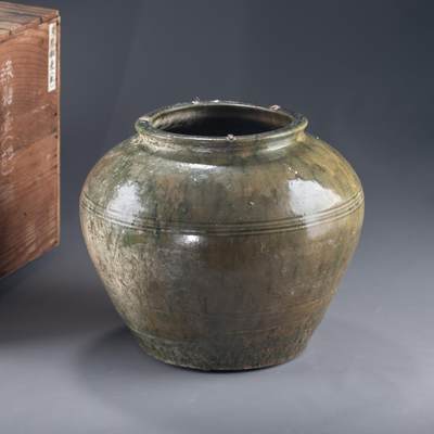 日本大阪雅和auction 2025金秋競賣會第一期 - 漢 綠釉壺 尺寸:W:30 H:25cm 備註:木箱