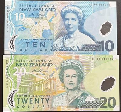 小福收藏拍卖第197期 裸钞场 本期有多张豹子号靓号 百慕大03年50元纪念钞百位号 马来亚和英属婆罗洲开国第一张纸币大冠女王 马来亚 41年1元英王乔六 法属太平洋10000法郎 捷克1000克朗纪念钞千位号  卢森堡 1000法郎  萨尔瓦多样钞 匈牙利 法罗群岛 危地马拉等多国精美纸币 - 新西兰 2006年 10+20元 1组2张 unc