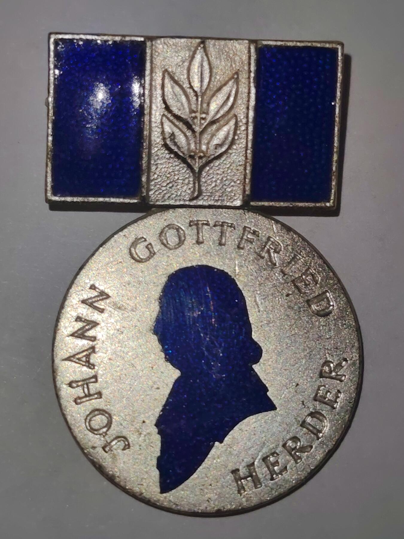 韵星假日拍卖第三十期 -- Rimey Holidays Auction 30 民主德国银级苏德友谊协会证章