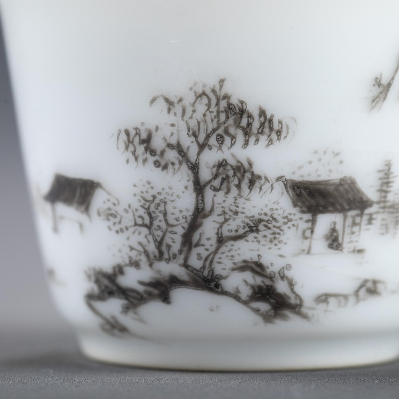 日本大阪雅和auction 2025金秋競賣會第一期 清雍正 墨彩山水杯 尺寸:D:5 H:4cm 備註:盒付