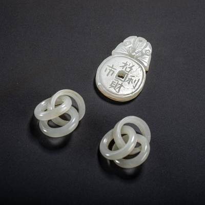 日本大阪雅和auction 2025金秋競賣會第一期 - 清 玉珮 玉連環 三點 尺寸:尺寸不一x3