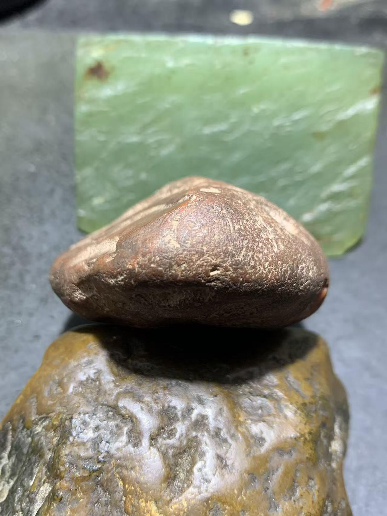 精美铁红皮开窗料南红玛瑙原石一颗，