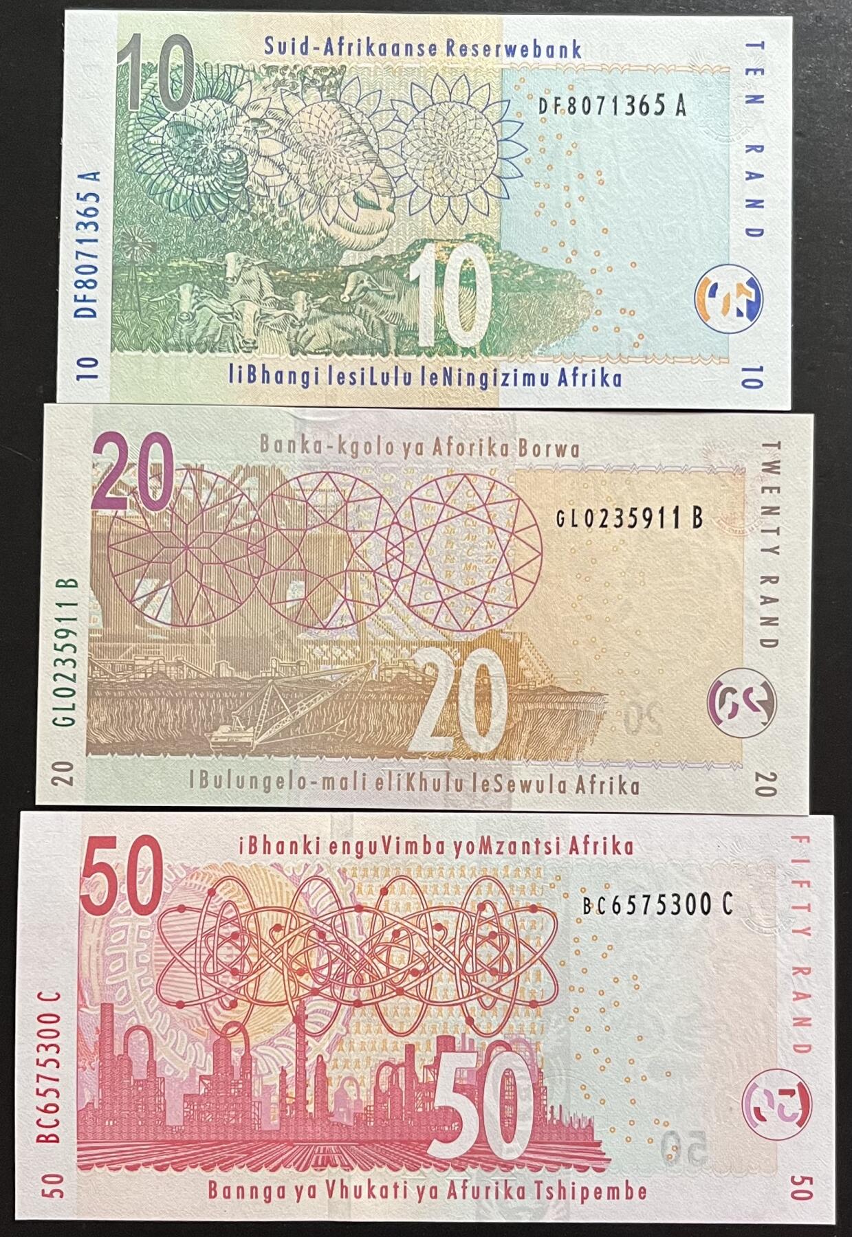 小福收藏拍卖第197期 裸钞场 本期有多张豹子号靓号 百慕大03年50元纪念钞百位号 马来亚和英属婆罗洲开国第一张纸币大冠女王 马来亚 41年1元英王乔六 法属太平洋10000法郎 捷克1000克朗纪念钞千位号  卢森堡 1000法郎  萨尔瓦多样钞 匈牙利 法罗群岛 危地马拉等多国精美纸币 南非 2005年 10兰特 乱蛇号+20兰特 无47 双尾+2010年 50兰特 双尾 1组3张 unc