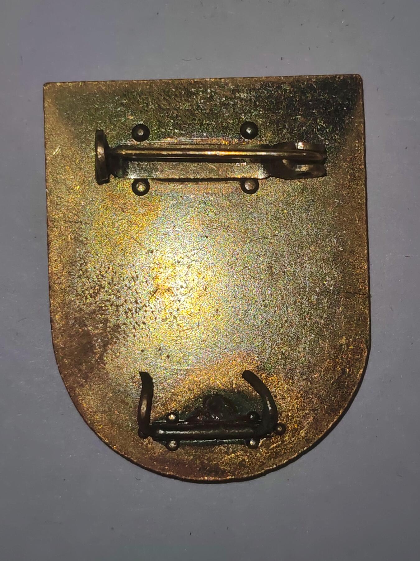 韵星假日拍卖第三十期 -- Rimey Holidays Auction 30 民主德国民防优秀服务证章