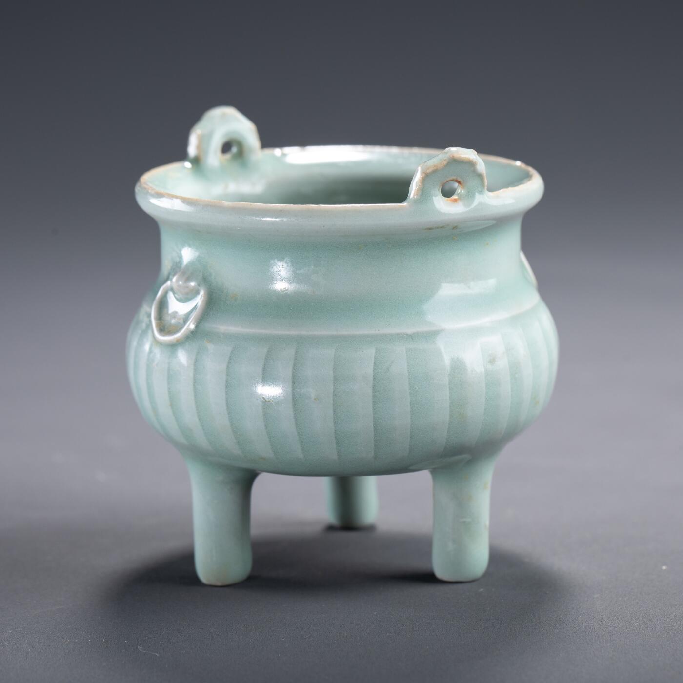 日本大阪雅和auction 2025金秋競賣會第一期 南宋 龍泉窯青瓷香爐 尺寸:D:7.5 H:8cm 備註:木箱