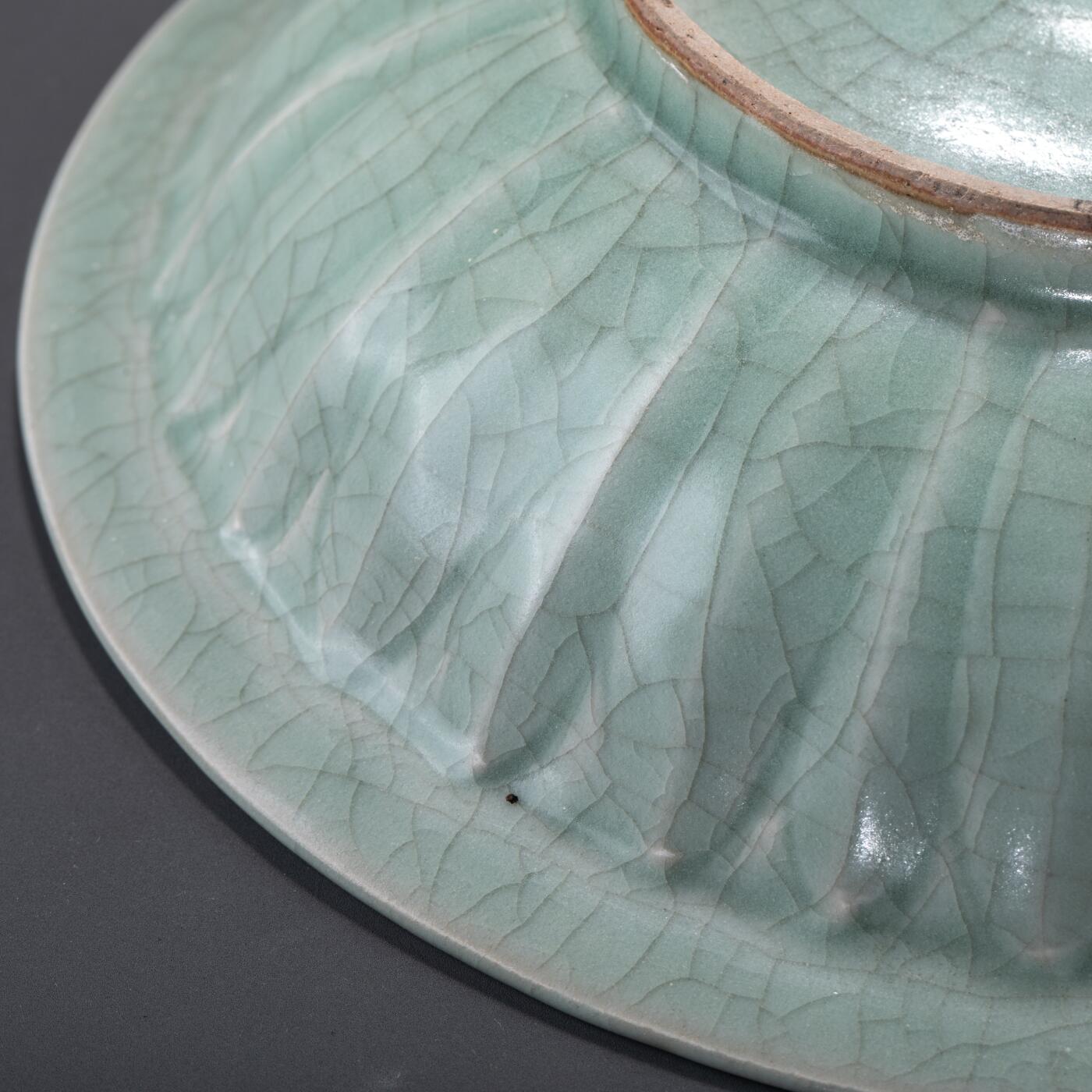 日本大阪雅和auction 2025金秋競賣會第一期 南宋 龍泉窯雙魚洗 尺寸:D:27.5 H:6.5cm