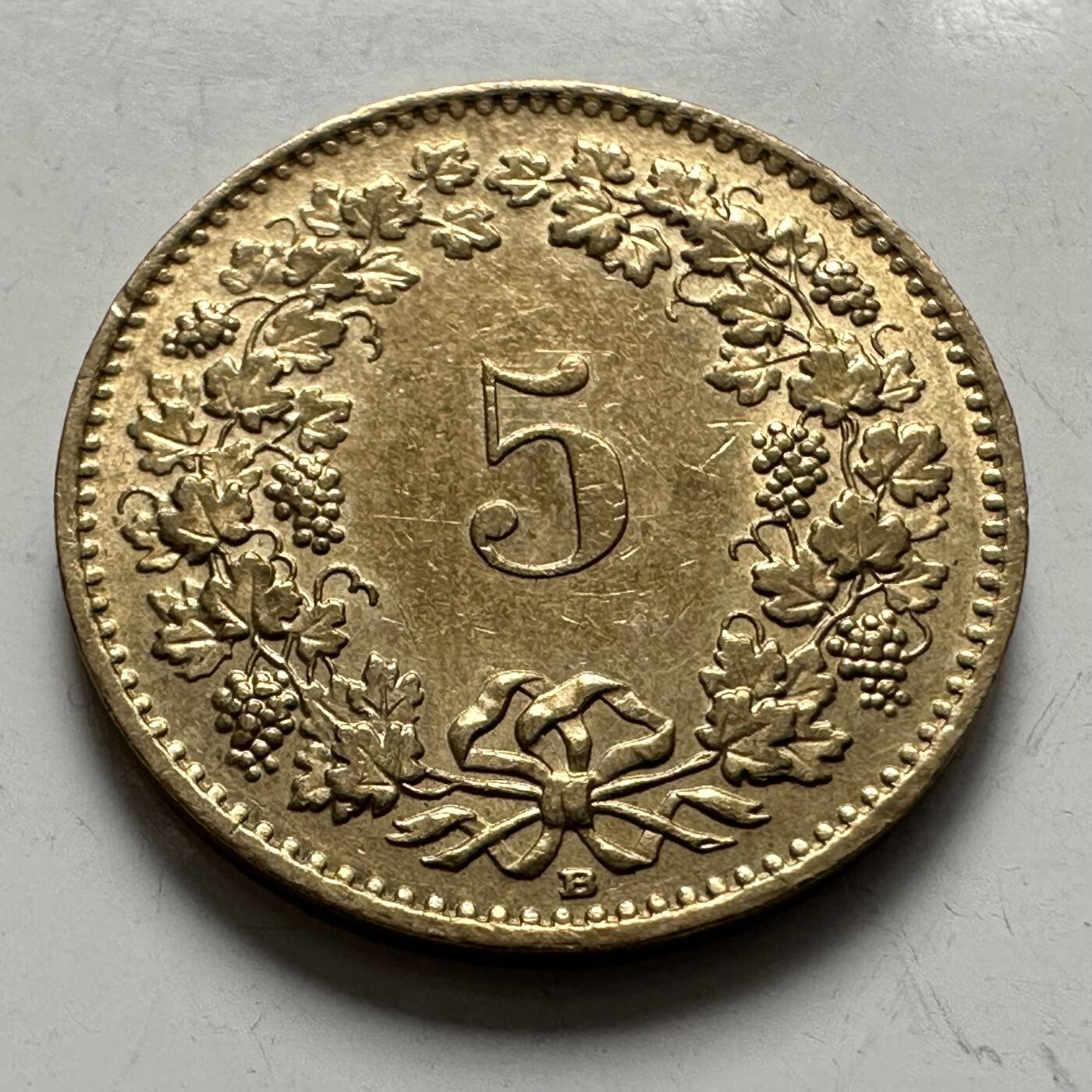 🌹外币初藏🌹🐯2025年第123场  每周二四六晚8️⃣点 接代拍 瑞士1997年五分