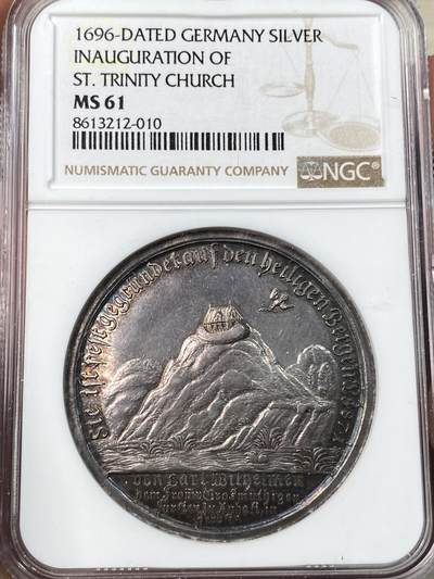 万国钱币拍卖第054期 - NGC MS61 1696年德国安哈特-采尔布斯特-多恩堡皇家教堂纪念大银章 采尔布斯特于1793年绝嗣并入安哈特-德邵、贝恩堡与科腾 有意思的是叶卡捷琳娜二世出生于采尔布斯特 14岁时被选为俄国皇储彼得三世的妻子  41.55MM 28.78G早期罕见品种