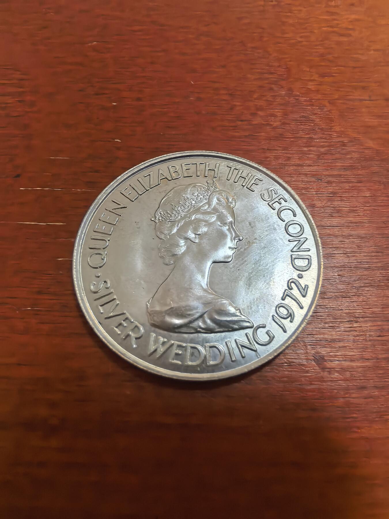 长老汇蛇年精选第七十场拍卖 1972泽西女王银婚1镑银币，透打