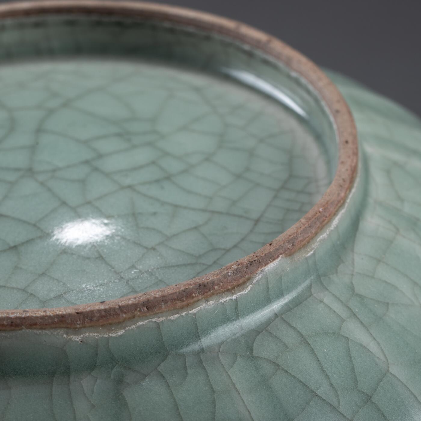 日本大阪雅和auction 2025金秋競賣會第一期 南宋 龍泉窯雙魚洗 尺寸:D:27.5 H:6.5cm