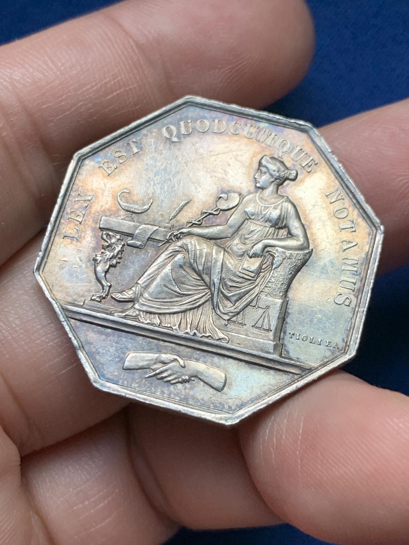 《竞宝斋》第435场 周日，周一2场连拍 （全场包邮） 法国公证人八角银代币 丰饶角银标 18.15克 33.4mm