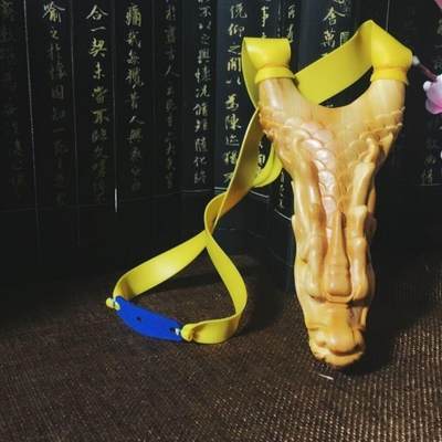 听雨轩（16）木雕 - 崖柏实木精雕龙头弹弓手把件 13*6.2 cm