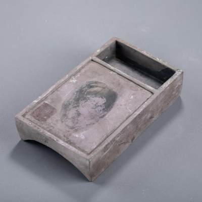 日本大阪雅和auction 2025金秋競賣會第一期 - 清 老坑端硯 尺寸:L:14 W:8.5 H:3cm