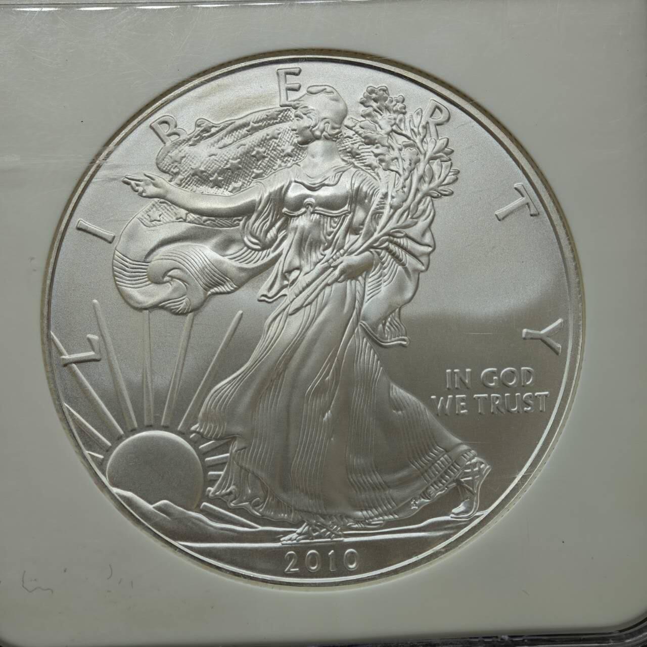 【淘币小摊】实时拍第七百八十七拍   银币套币场   满百包邮可预留二周 每周一统一发货   美国 2010年行走鹰洋一盎司银币 NGC MS69