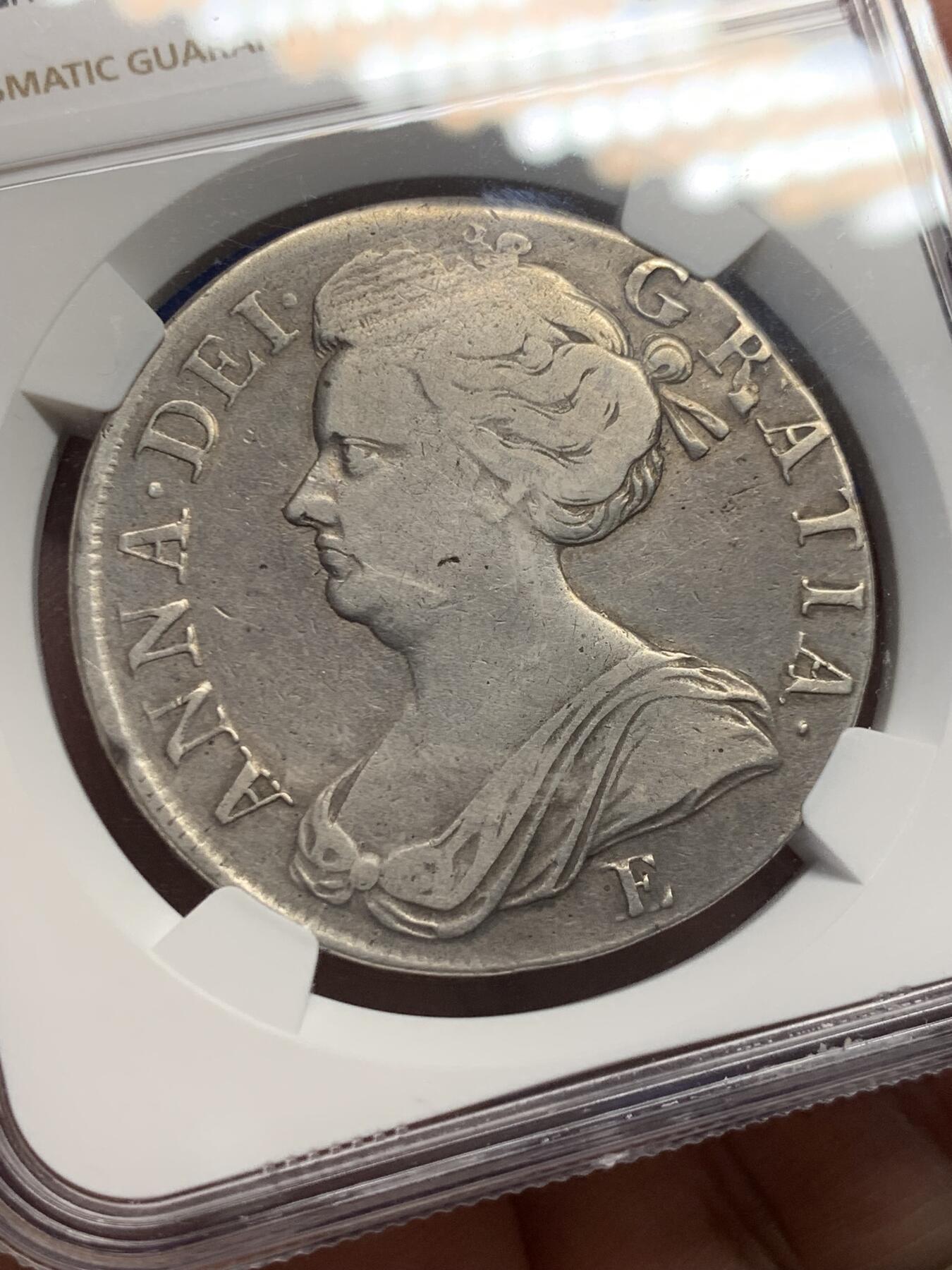 《竞宝斋》第435场 周日，周一2场连拍 （全场包邮） NGC VFD 英国 1708/7 稀少骑字E版安妮一克朗大银币 稀缺品种