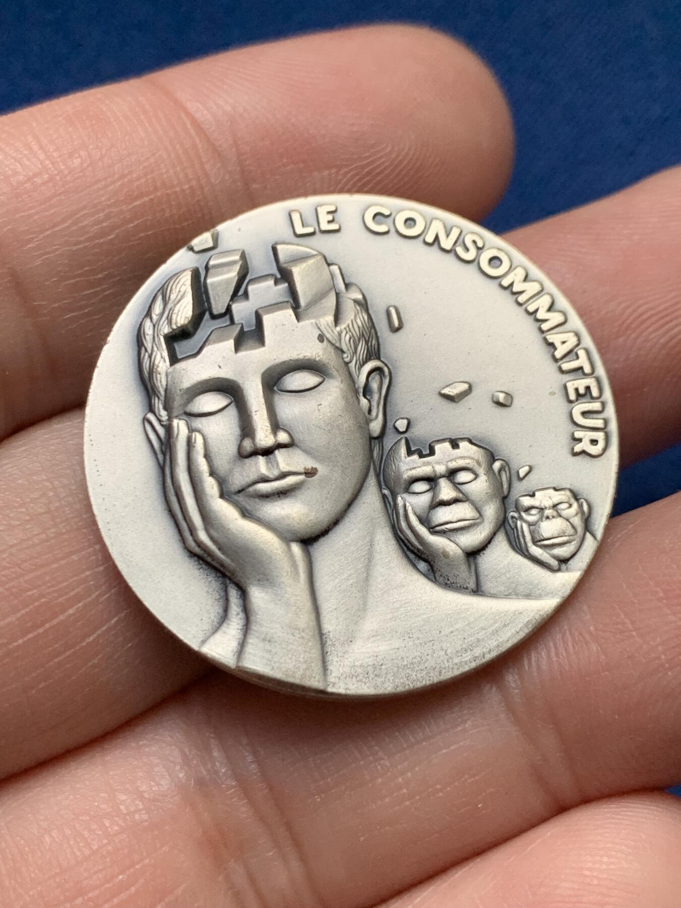 《竞宝斋》第435场 周日，周一2场连拍 （全场包邮） 1985年法国波尔多第81届公证人大会纪念银章 16.4克 31.8mm