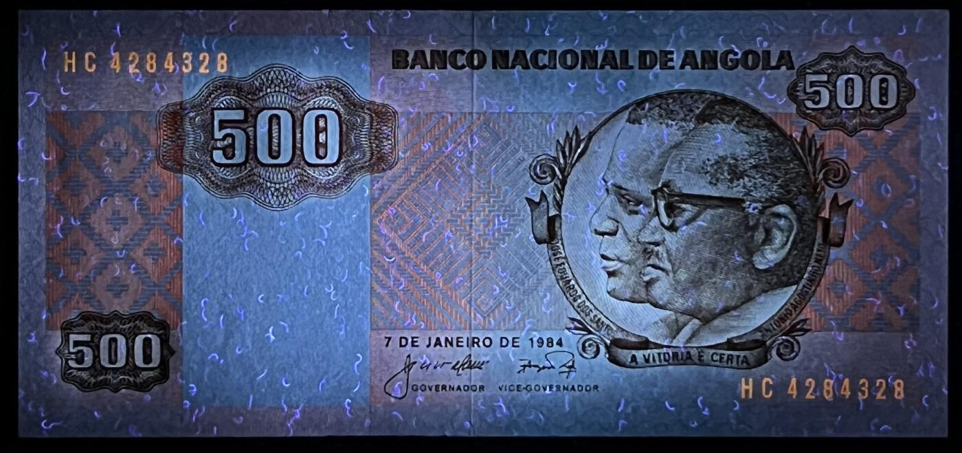 小福收藏拍卖第197期 裸钞场 本期有多张豹子号靓号 百慕大03年50元纪念钞百位号 马来亚和英属婆罗洲开国第一张纸币大冠女王 马来亚 41年1元英王乔六 法属太平洋10000法郎 捷克1000克朗纪念钞千位号  卢森堡 1000法郎  萨尔瓦多样钞 匈牙利 法罗群岛 危地马拉等多国精美纸币 安哥拉 1984年 500宽扎 尾8 unc