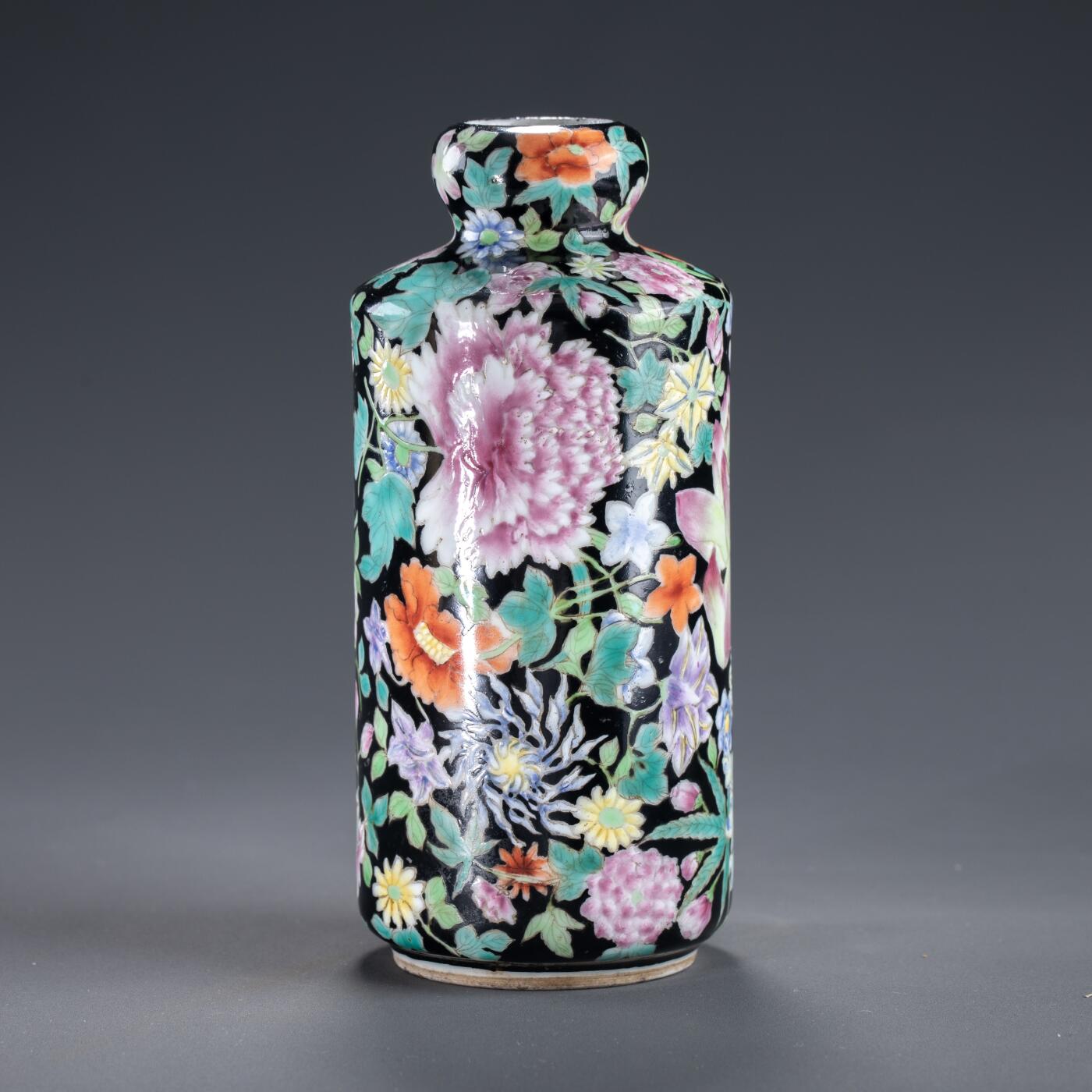 日本大阪雅和auction 2025金秋競賣會第一期 清 百花不落地瓶 尺寸:W:6.5 H:15cm 備註:木箱