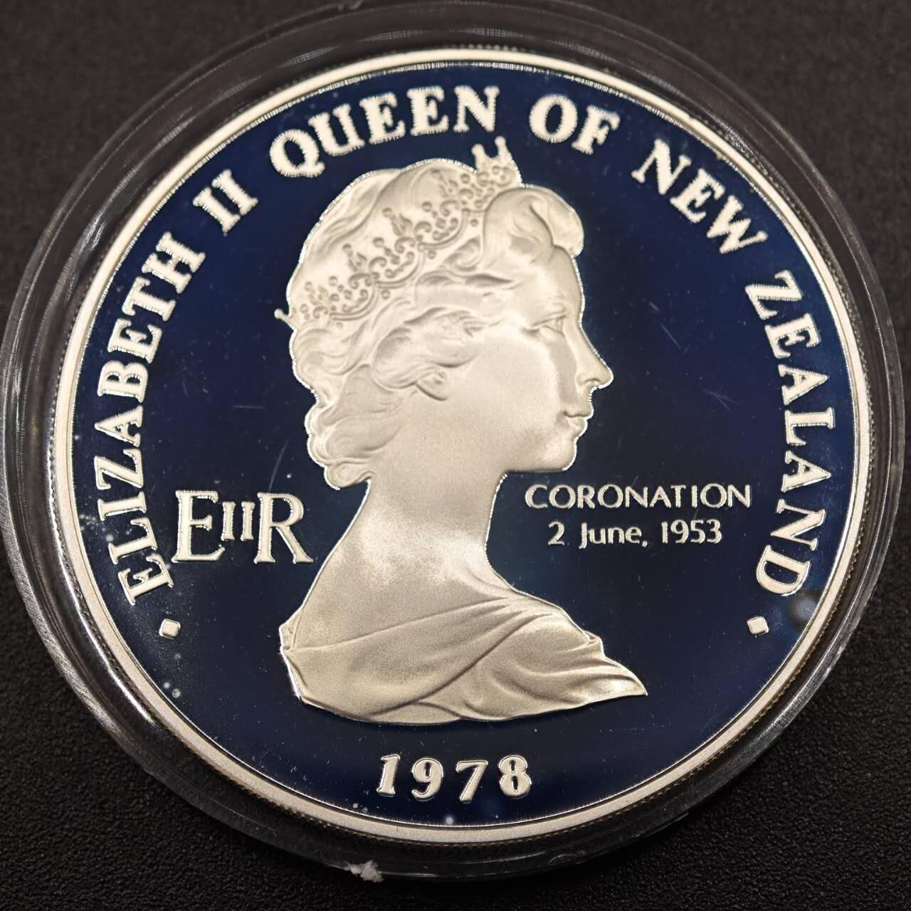 【淘币小摊】实时拍第七百八十七拍   银币套币场   满百包邮可预留二周 每周一统一发货   新西兰1978年女王加冕银禧1元精制银币