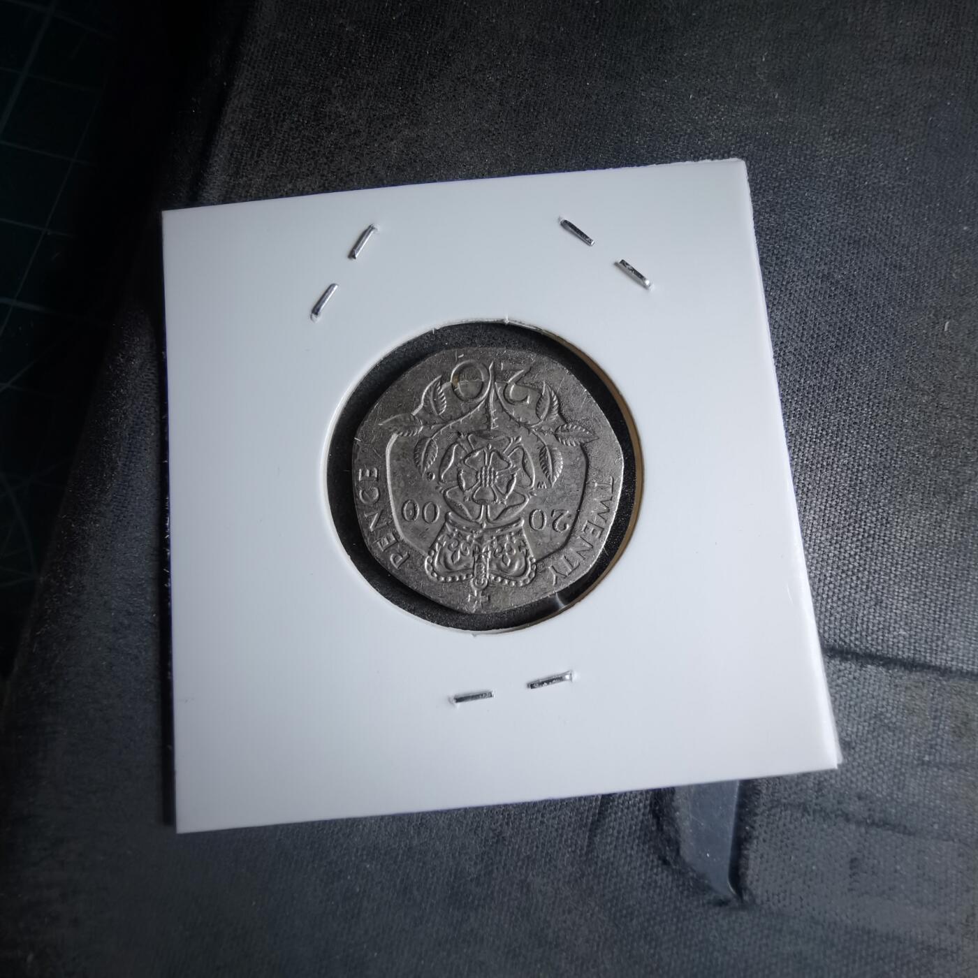 沼泽如烟--第890场 英国2000年20便士