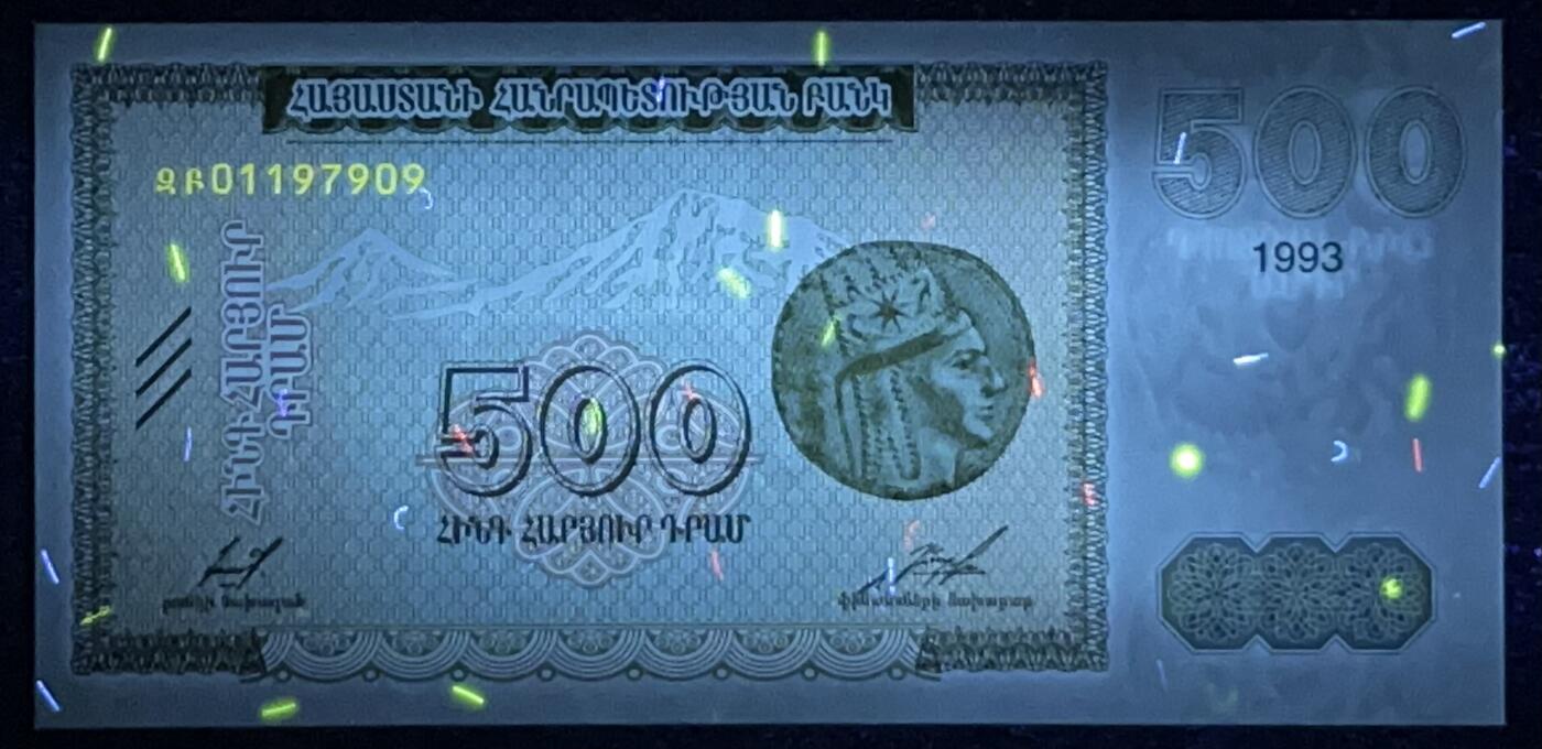 小福收藏拍卖第197期 裸钞场 本期有多张豹子号靓号 百慕大03年50元纪念钞百位号 马来亚和英属婆罗洲开国第一张纸币大冠女王 马来亚 41年1元英王乔六 法属太平洋10000法郎 捷克1000克朗纪念钞千位号  卢森堡 1000法郎  萨尔瓦多样钞 匈牙利 法罗群岛 危地马拉等多国精美纸币