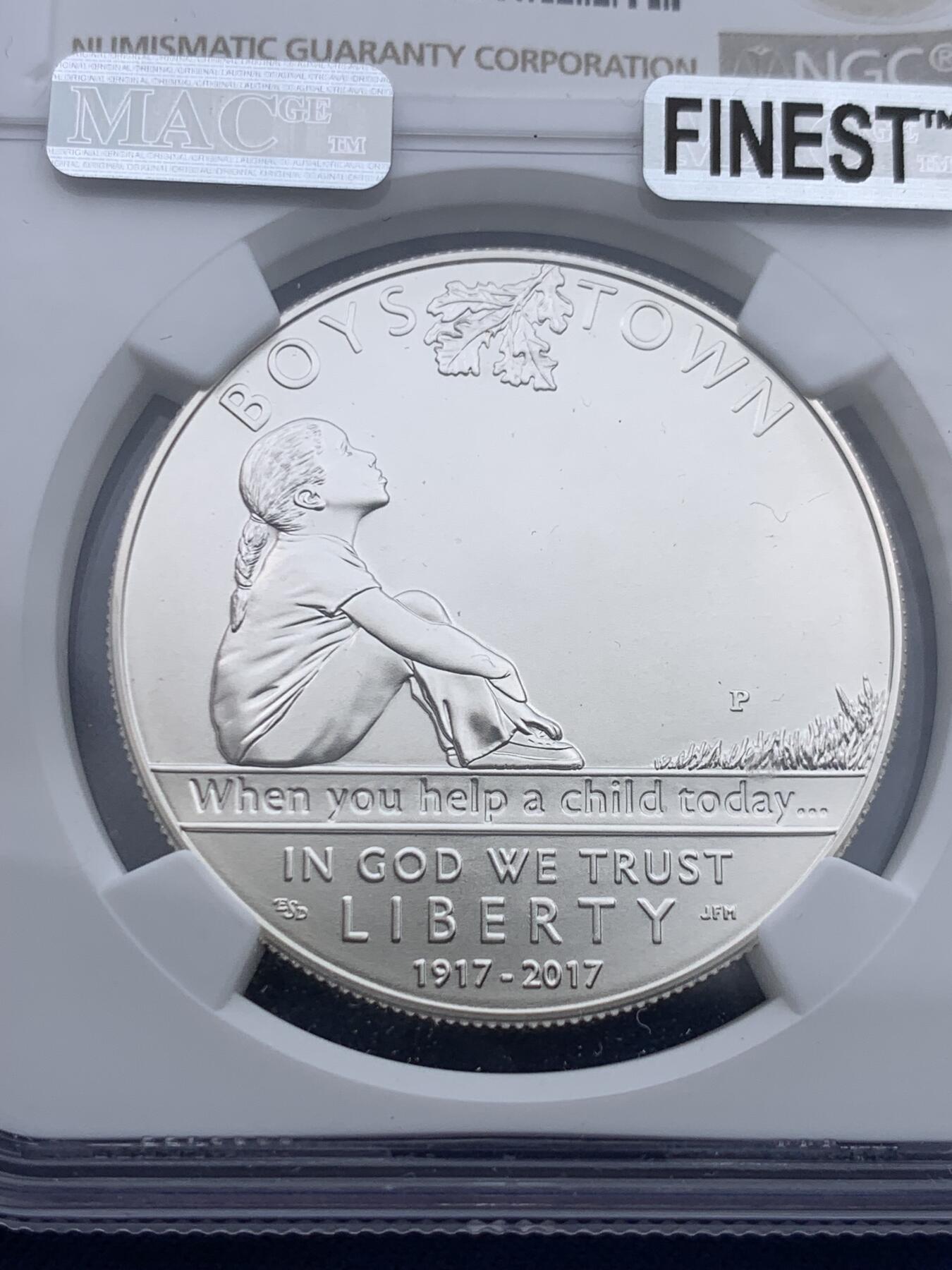 《竞宝斋》第435场 周日，周一2场连拍 （全场包邮） NGC MS70 美国2017年博伊斯镇百年纪念1美元 克劳斯获奖币 美国男孩镇普制银币 少见满分 橡树下仰望天空的的女孩