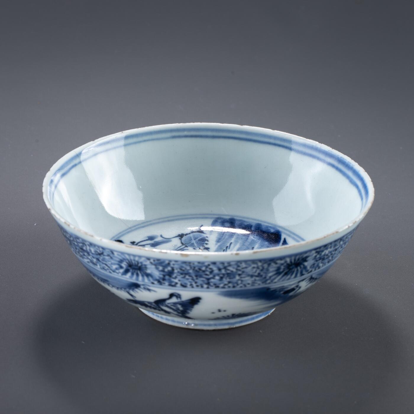 日本大阪雅和auction 2025金秋競賣會第一期 明末 青花飛鳥食宿大碗 尺寸:D:17.5 H:6.5cm 備註:木箱