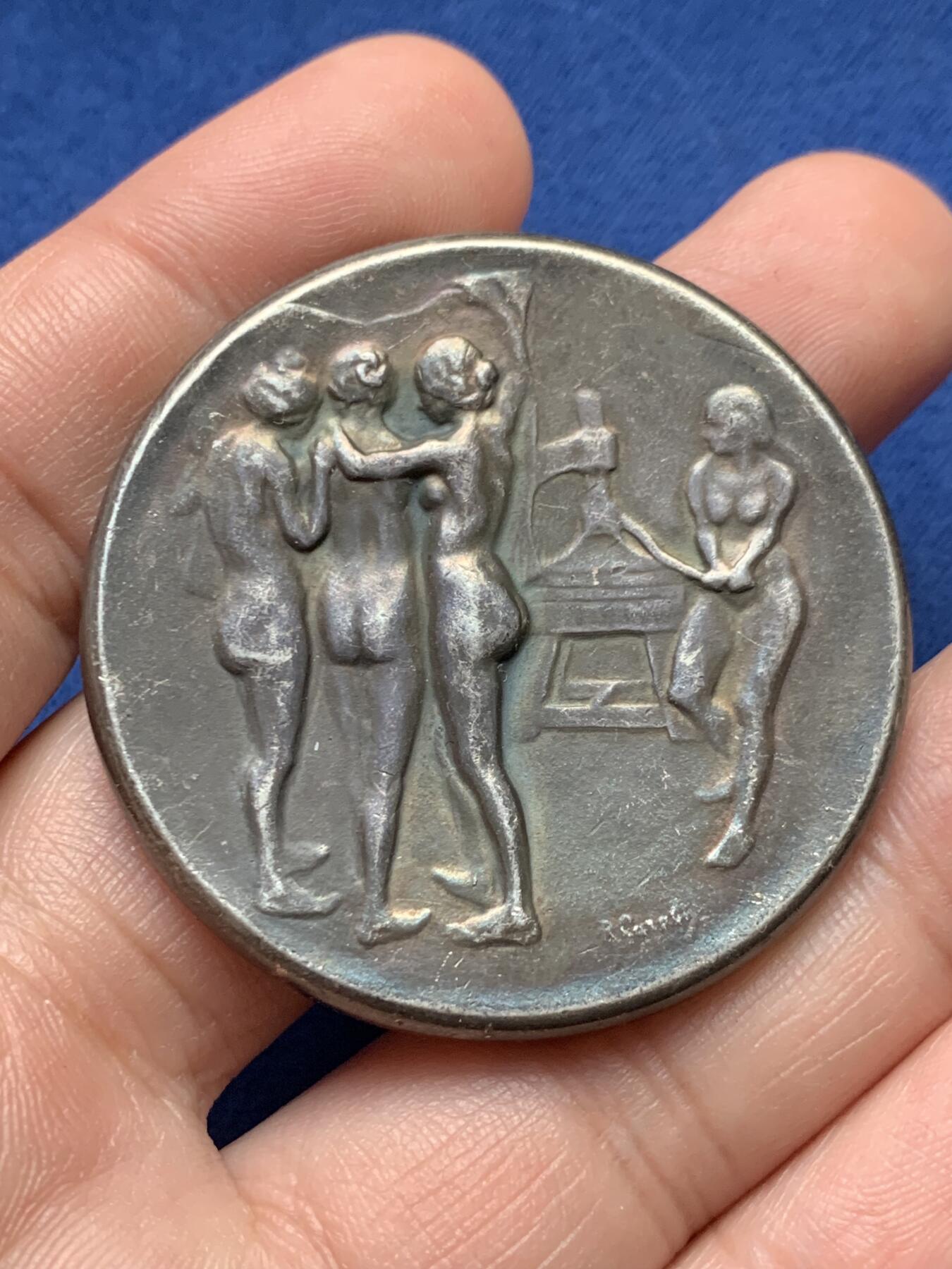 《竞宝斋》第435场 周日，周一2场连拍 （全场包邮） 法兰西《日报》报社纪念镀银铜章 37.8克 45.1mm 稀有