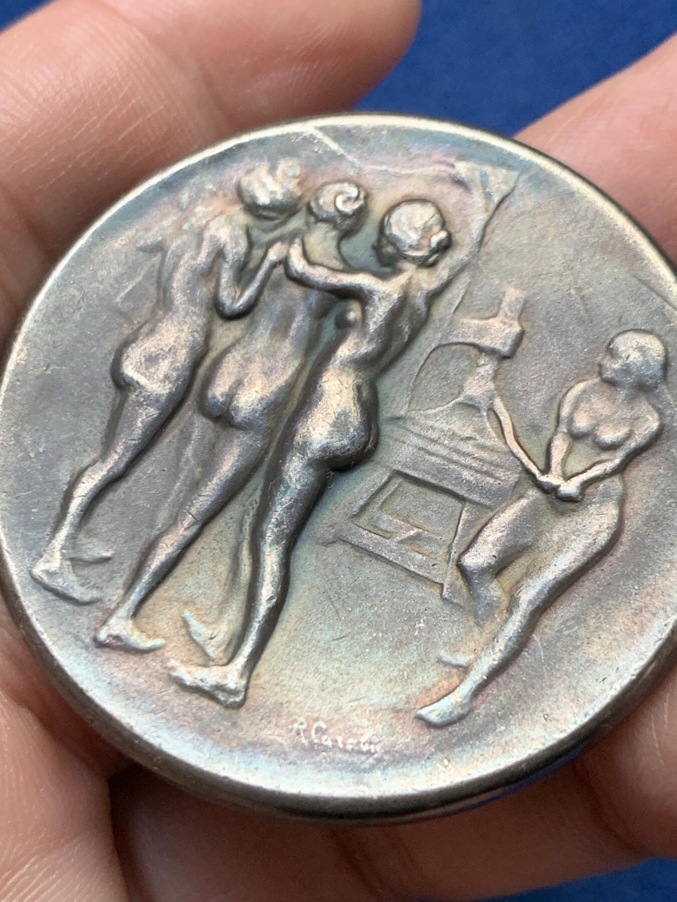 《竞宝斋》第435场 周日，周一2场连拍 （全场包邮） 法兰西《日报》报社纪念镀银铜章 37.8克 45.1mm 稀有