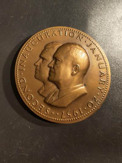 老王徽章第161期 - 美国1957年艾森豪威尔总统和尼克松副总统第二任就职大铜章    高浮雕      直径68mm.    重量142.3g