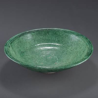 日本大阪雅和auction 2025金秋競賣會第一期 - 遼 綠釉折沿盤 尺寸:D:29 H:7cm