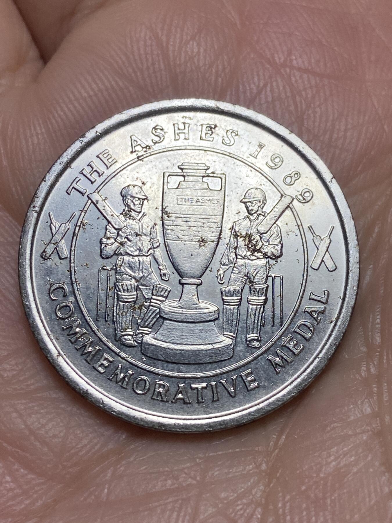 2025年第一百二十二场(总第一百四十八场）外国好品散币(免佣金) 英国🇬🇧足总杯纪念章