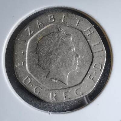 沼泽如烟--第890场 - 英国2000年20便士