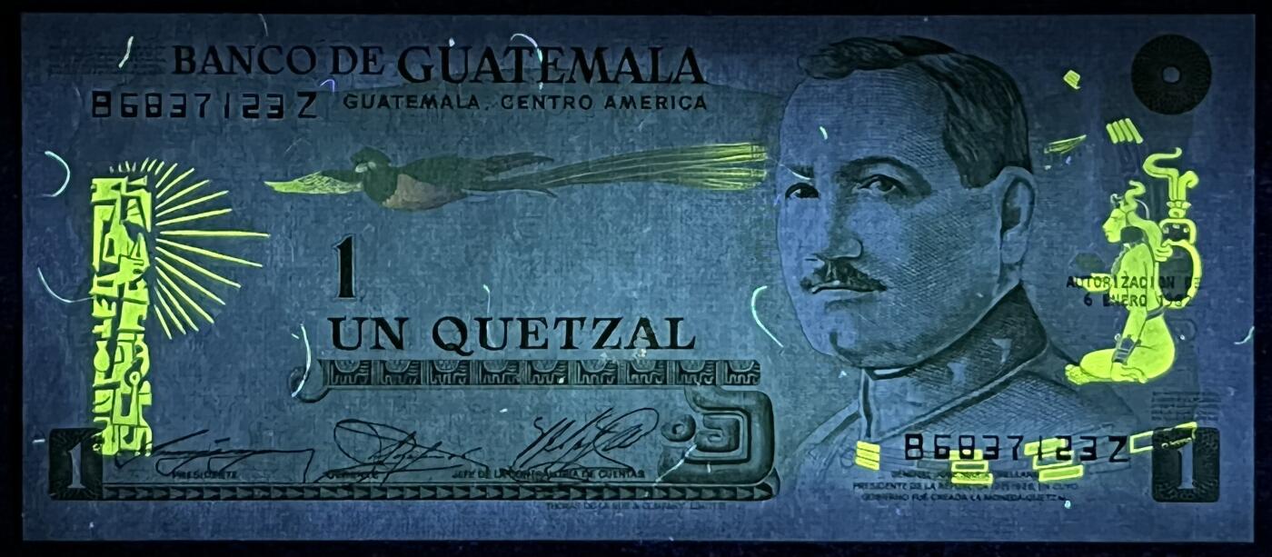 小福收藏拍卖第197期 裸钞场 本期有多张豹子号靓号 百慕大03年50元纪念钞百位号 马来亚和英属婆罗洲开国第一张纸币大冠女王 马来亚 41年1元英王乔六 法属太平洋10000法郎 捷克1000克朗纪念钞千位号  卢森堡 1000法郎  萨尔瓦多样钞 匈牙利 法罗群岛 危地马拉等多国精美纸币 危地马拉 1982年 1格查尔 少见早期版本 尾顺子 unc