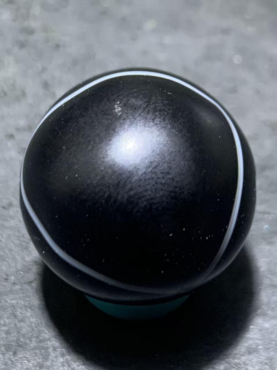 天眼药师玛瑙通货随形圆珠一颗！