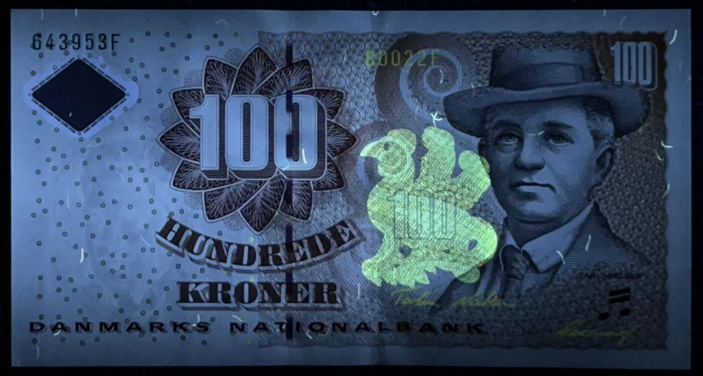 小福收藏拍卖第197期 裸钞场 本期有多张豹子号靓号 百慕大03年50元纪念钞百位号 马来亚和英属婆罗洲开国第一张纸币大冠女王 马来亚 41年1元英王乔六 法属太平洋10000法郎 捷克1000克朗纪念钞千位号  卢森堡 1000法郎  萨尔瓦多样钞 匈牙利 法罗群岛 危地马拉等多国精美纸币 丹麦 2002年 100克朗 首发年 unc