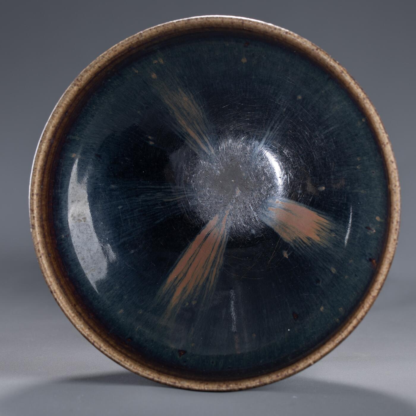 日本大阪雅和auction 2025金秋競賣會第一期 宋 河南天目燦光盞 尺寸:D:18.5 H:7cm 備註:盒付