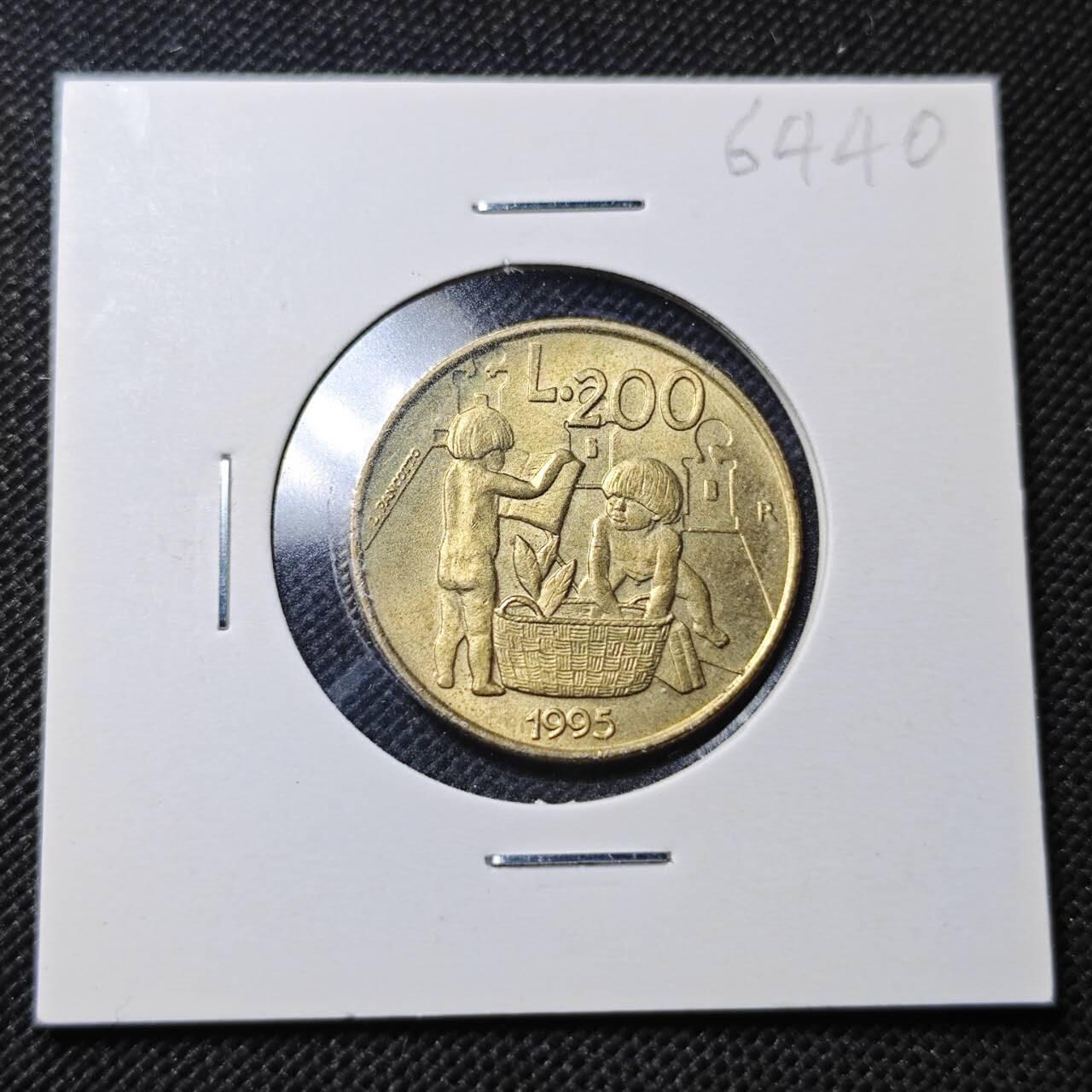 KK钱币收藏小铺  第364场  2月预留时间 周末发货  圣马力诺200里拉 好品