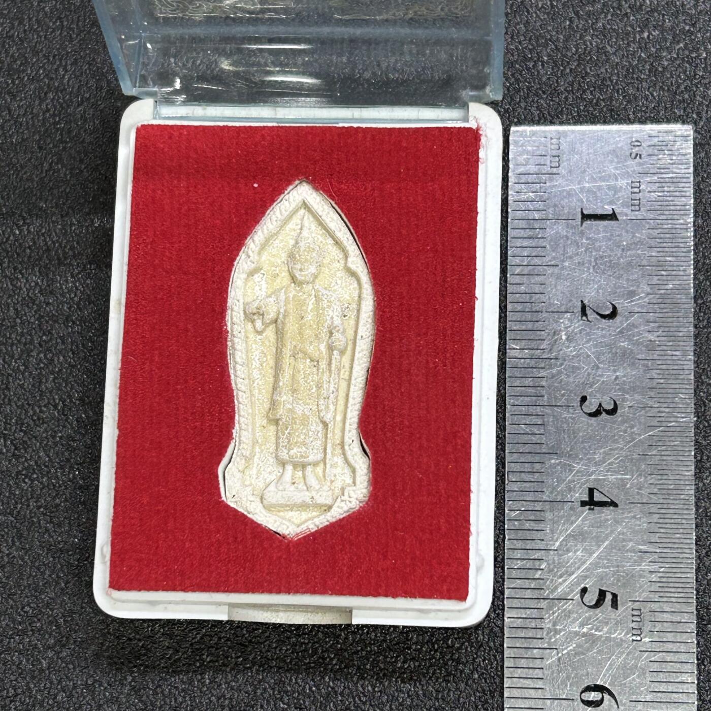 西秦中古拍卖第六十四期 泰国早期佛牌 带原盒