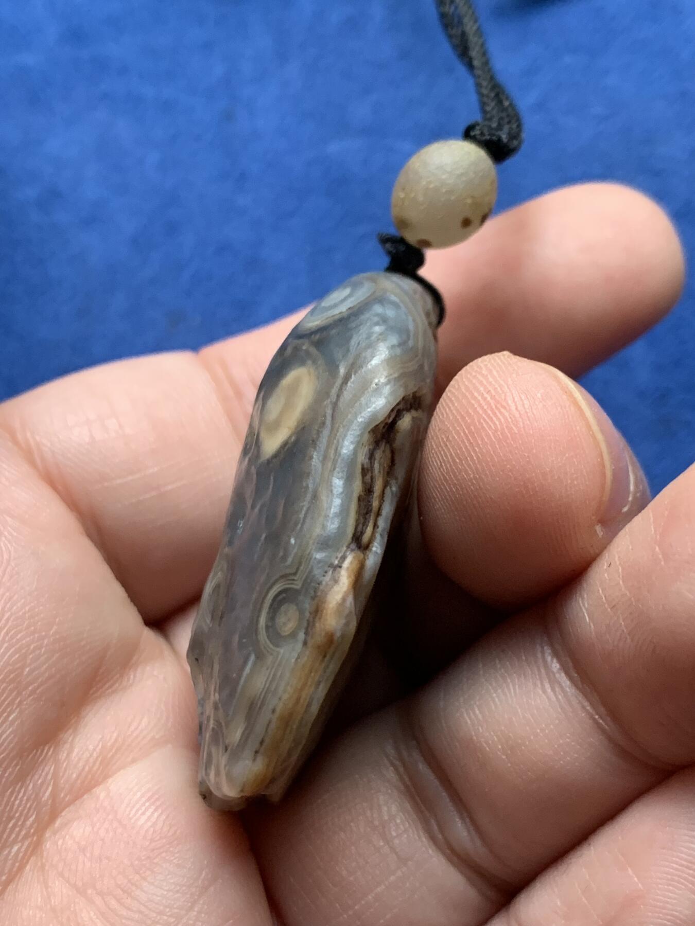 《竞宝斋》第435场 周日，周一2场连拍 （全场包邮） 龟背玛瑙手串和眼睛玛瑙吊坠各一个