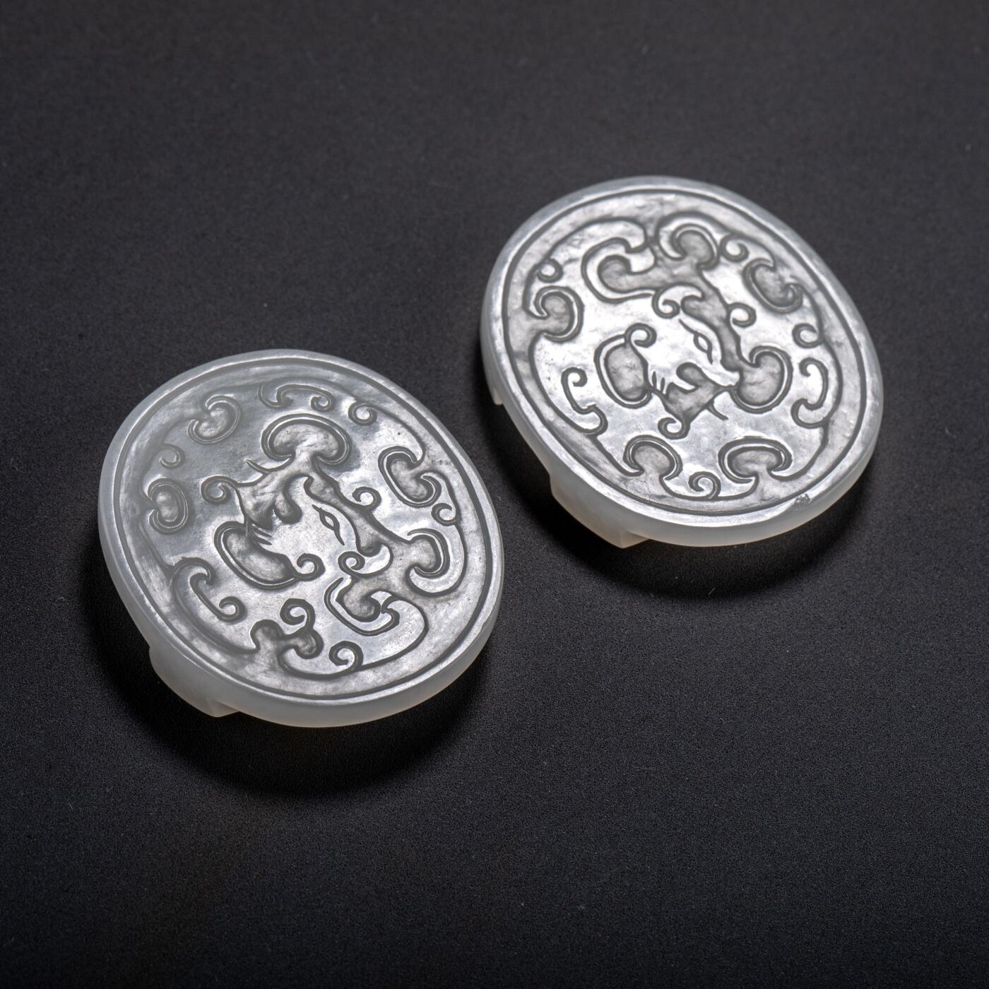 日本大阪雅和auction 2025金秋競賣會第一期 清 白玉祥雲紋合符佩 一對 尺寸:L:4 W:3.3cm