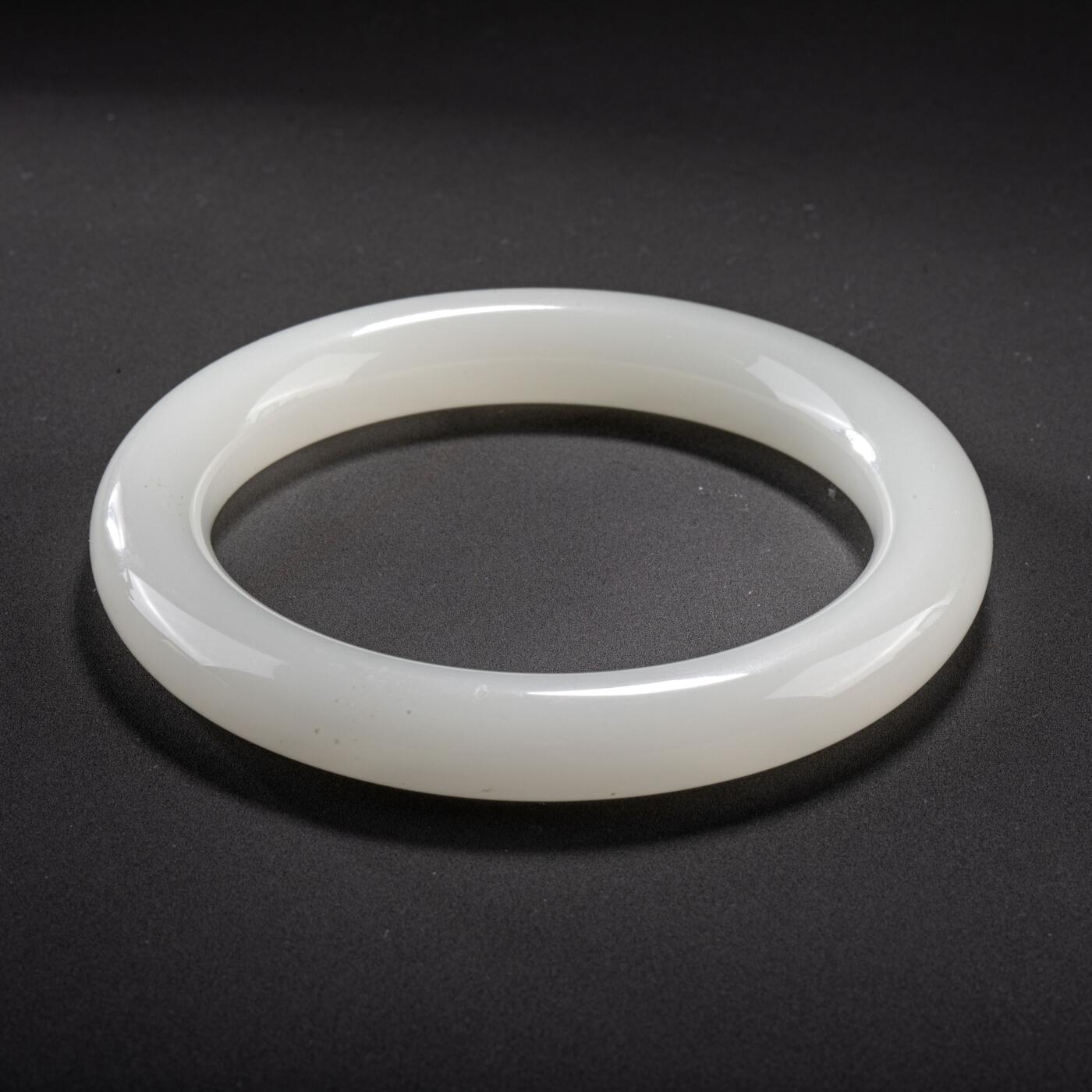 日本大阪雅和auction 2025金秋競賣會第一期 清 和田白玉手鐲 尺寸:D:8cm