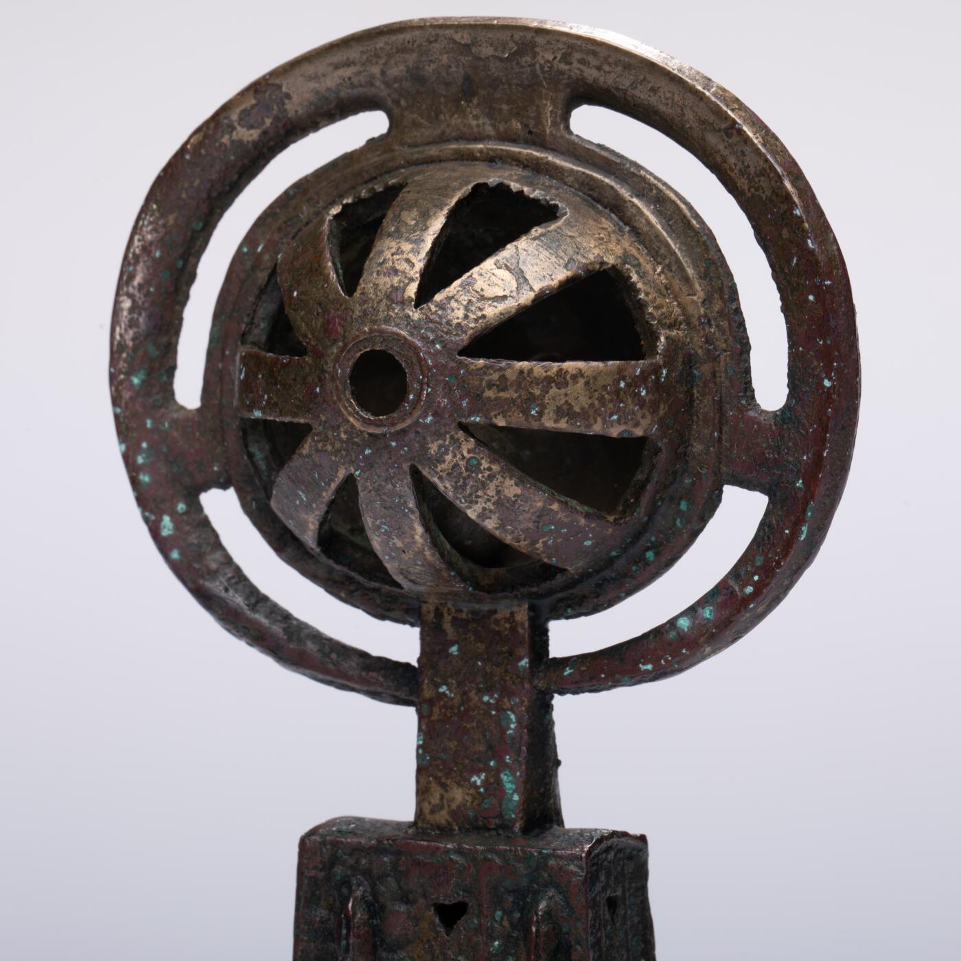 日本大阪雅和auction 2025金秋競賣會第一期 西周 鑾鈴 尺寸:W:8.5 H:16cm