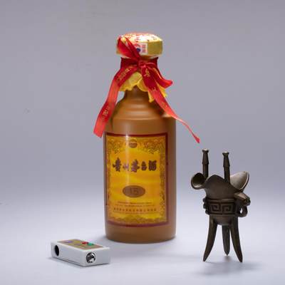 日本大阪雅和auction 2025金秋競賣會第一期 - 貴州茅台酒 15年 尺寸:酒精度：53%
容量：500ml