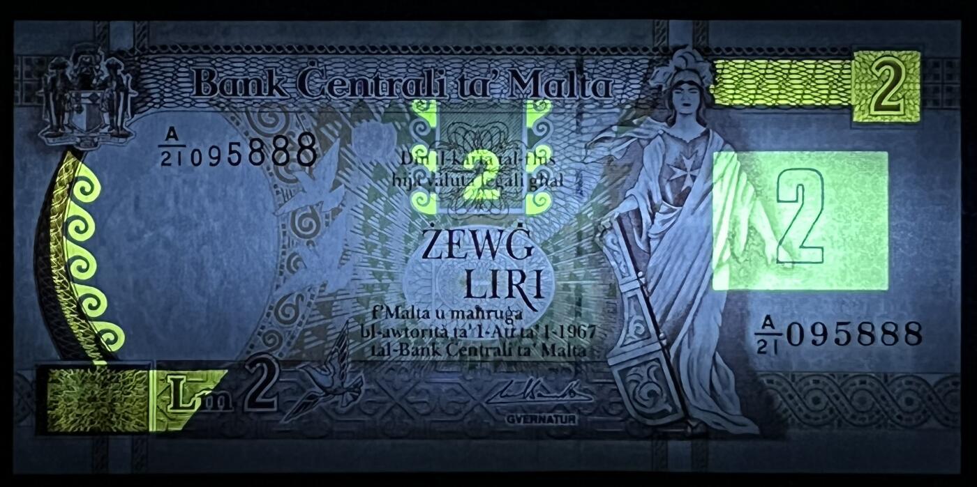 小福收藏拍卖第197期 裸钞场 本期有多张豹子号靓号 百慕大03年50元纪念钞百位号 马来亚和英属婆罗洲开国第一张纸币大冠女王 马来亚 41年1元英王乔六 法属太平洋10000法郎 捷克1000克朗纪念钞千位号  卢森堡 1000法郎  萨尔瓦多样钞 匈牙利 法罗群岛 危地马拉等多国精美纸币 马耳他 1967（1994）年 2里拉 无47 豹子号888 unc