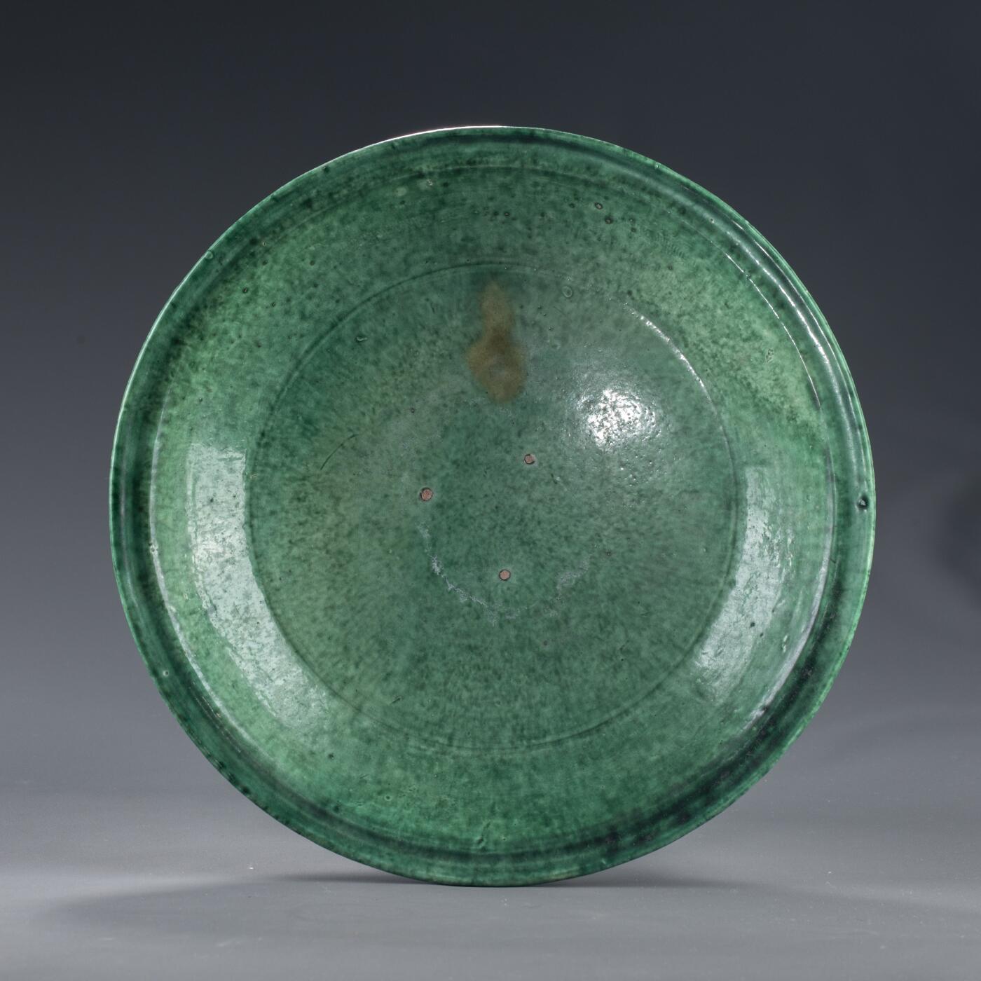 日本大阪雅和auction 2025金秋競賣會第一期 遼 綠釉折沿盤 尺寸:D:29 H:7cm