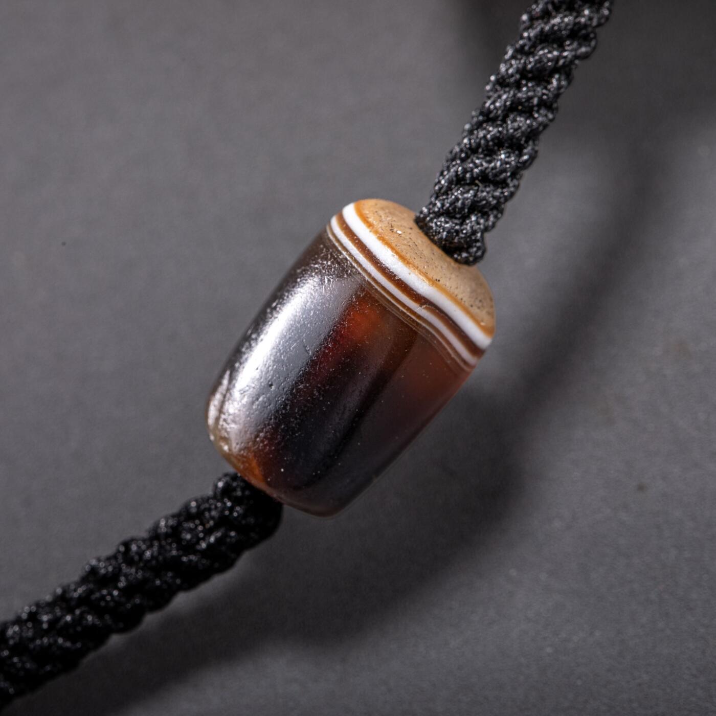 日本大阪雅和auction 2025金秋競賣會第一期 西亞蜜蠟筒珠掛飾32.6g 尺寸:L:34cm