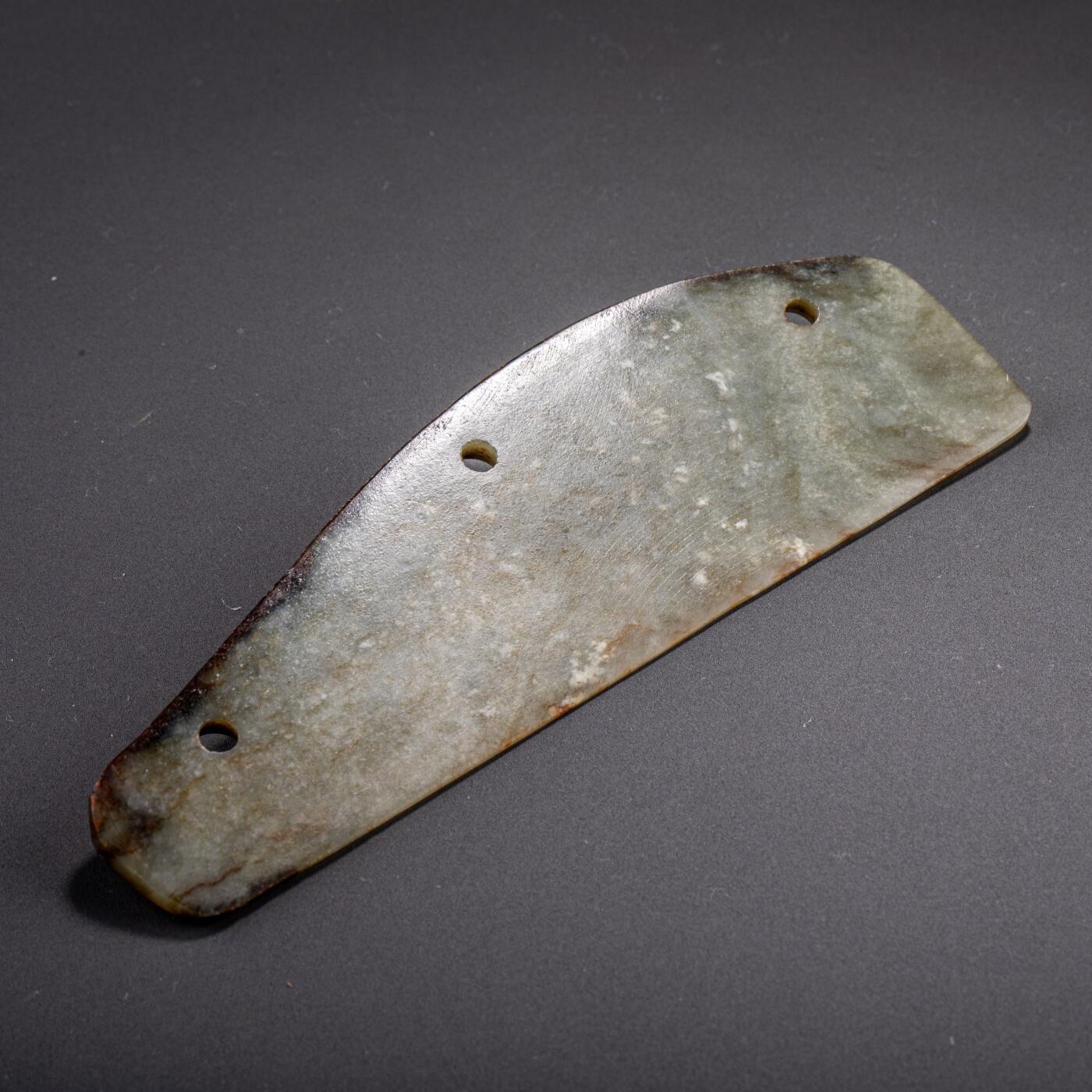 日本大阪雅和auction 2025金秋競賣會第一期 龍山文化三孔玉刀 尺寸:L:15cm