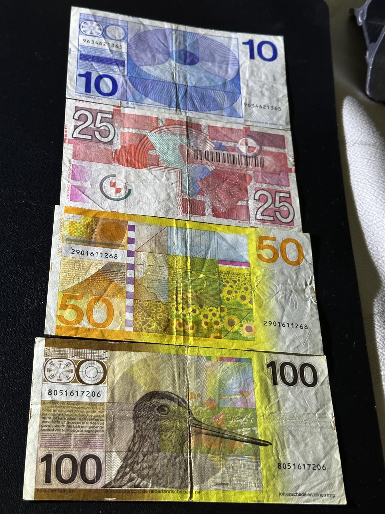 《外钞收藏家》第五百八十一期（畅拍场）（本平台长期征集拍品、欢迎藏友们联系合作）