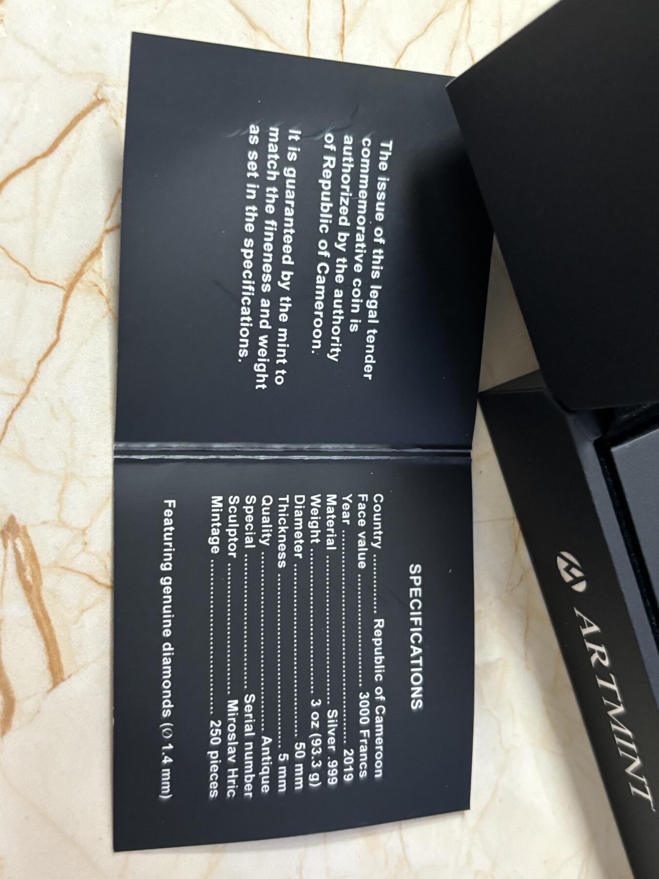 第181期拍卖 喀麦隆2019年蛇发女妖美杜莎3盎司高浮雕镶钻银币,999银，发行量250枚